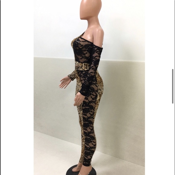 2 piece New Split Leopard Lace & Off shoulder set - Picture 3 of 4
